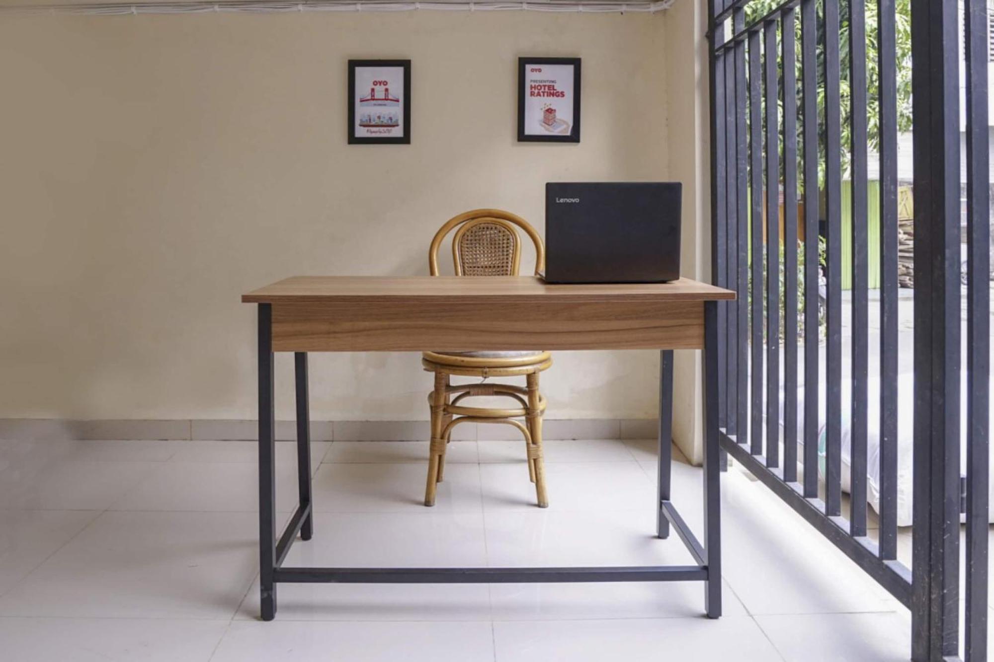 Oyo Life Afny Kost 1 Hotel Palembang Exterior photo