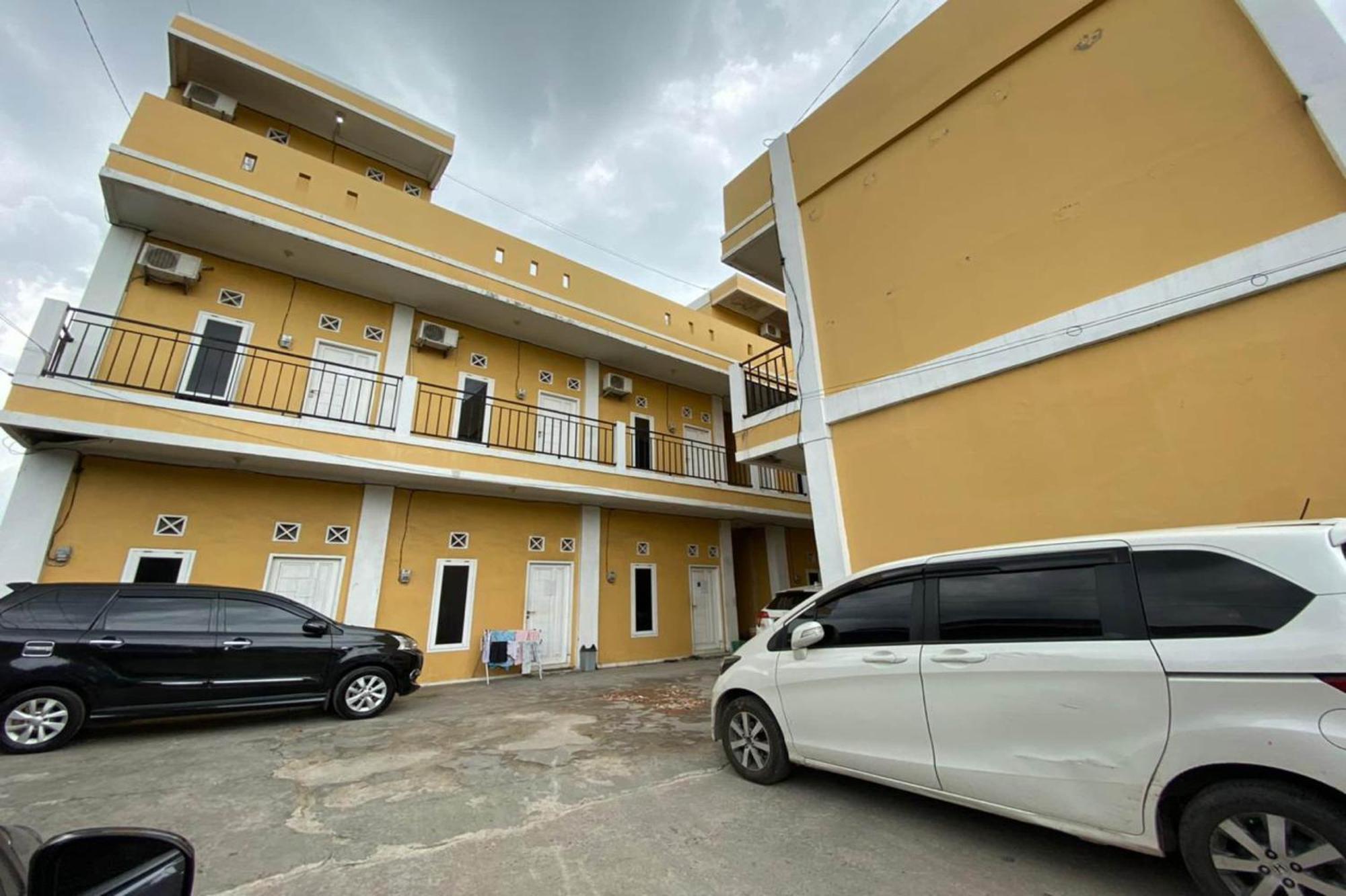 Oyo Life Afny Kost 1 Hotel Palembang Exterior photo